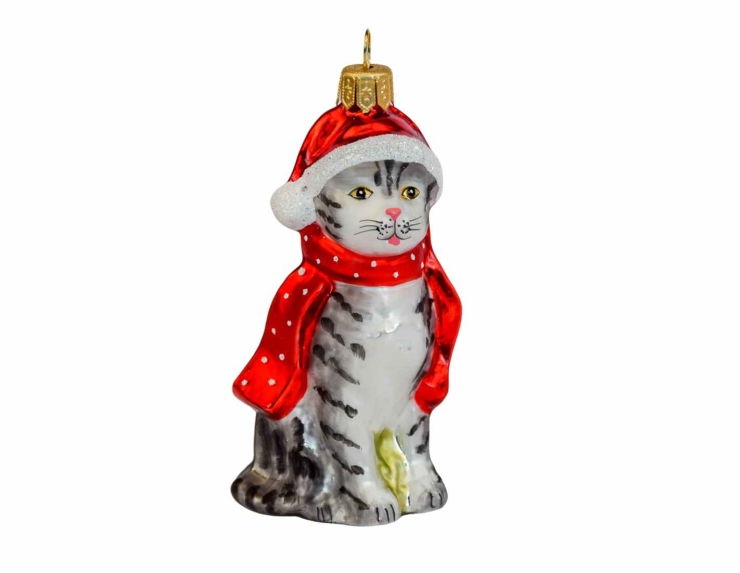 Boule de Noël chat tigré avec écharpe et bonnet de Noël en verre soufflé et décoré à la main.