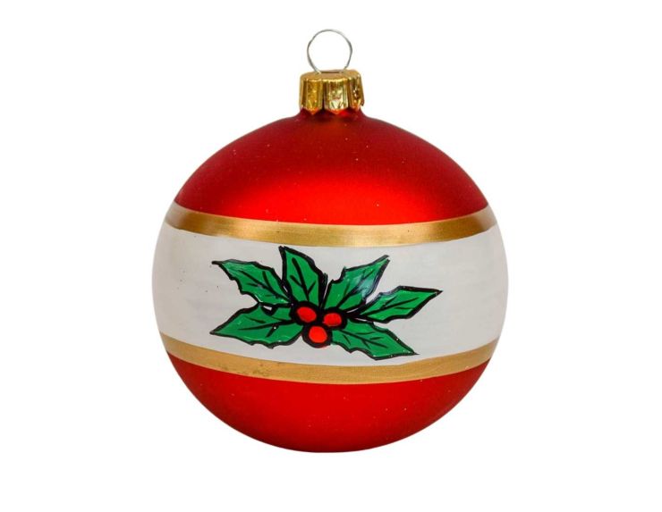 Boule de Noël rouge, blanche et dorée en verre avec décor central de houx peint à la main.