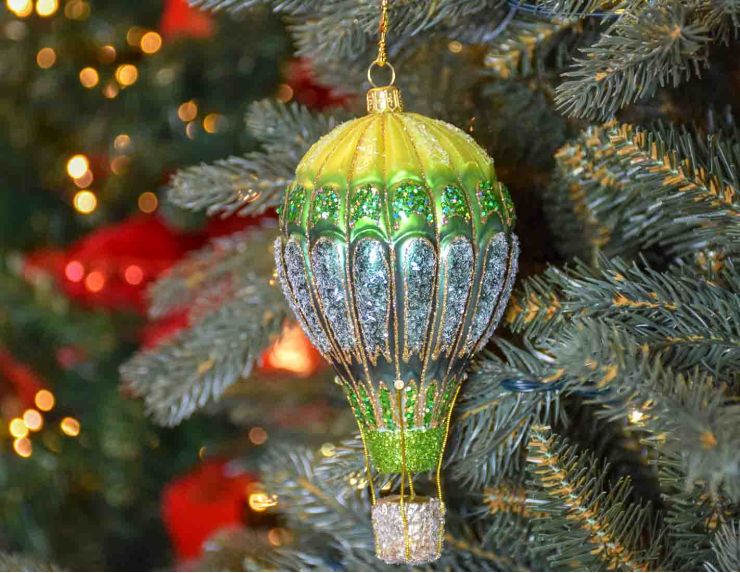 Boule de Noël originale montgolfière verte et dorée, verre soufflé 

Hauteur : 14cm